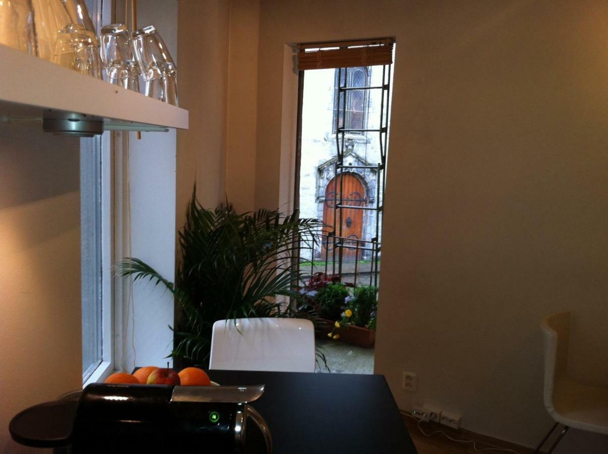 Central Location In The Heart Of Historic Bergen Bagian luar foto
