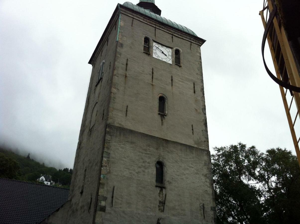 Central Location In The Heart Of Historic Bergen Bagian luar foto