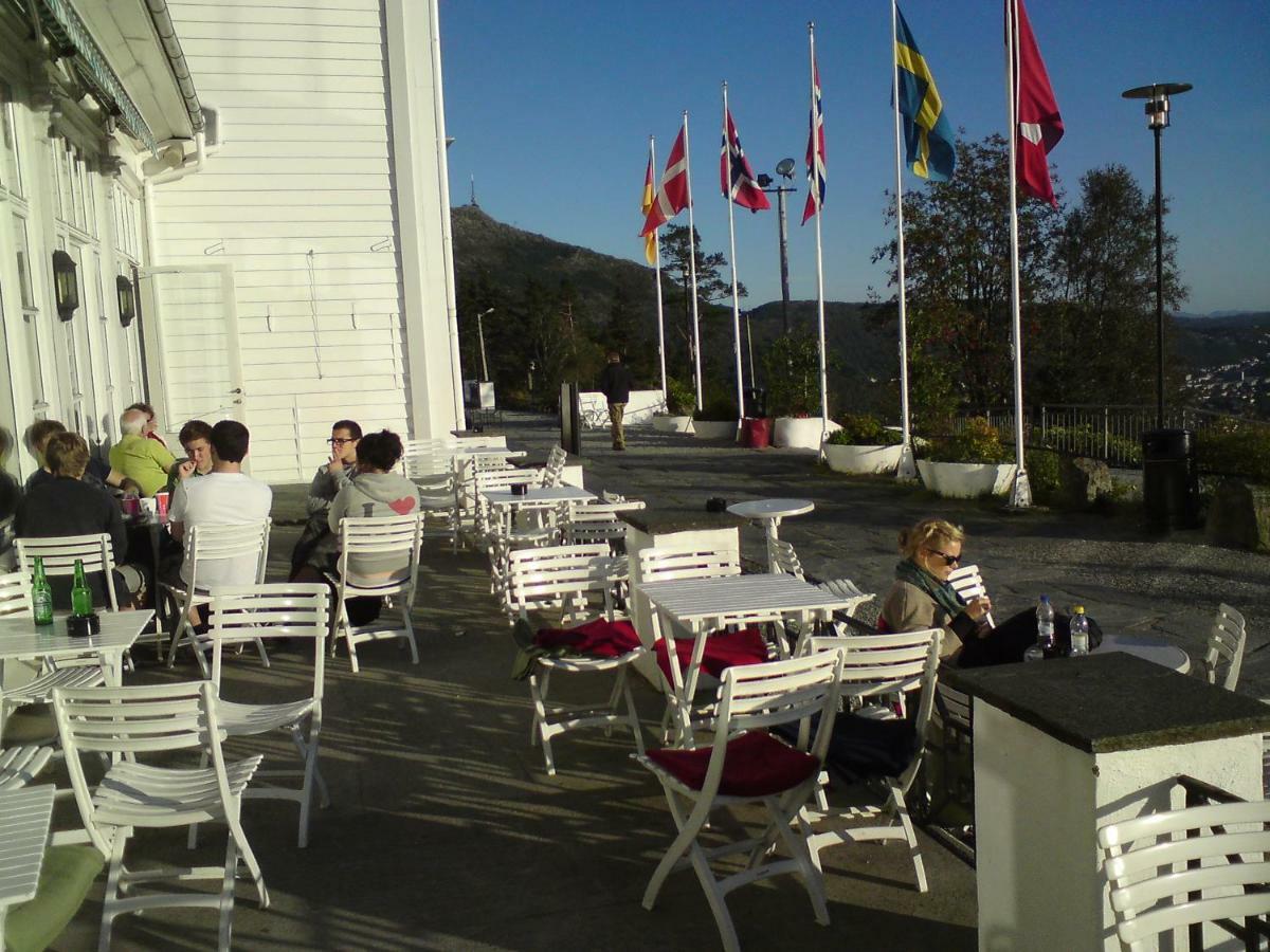 Central Location In The Heart Of Historic Bergen Bagian luar foto