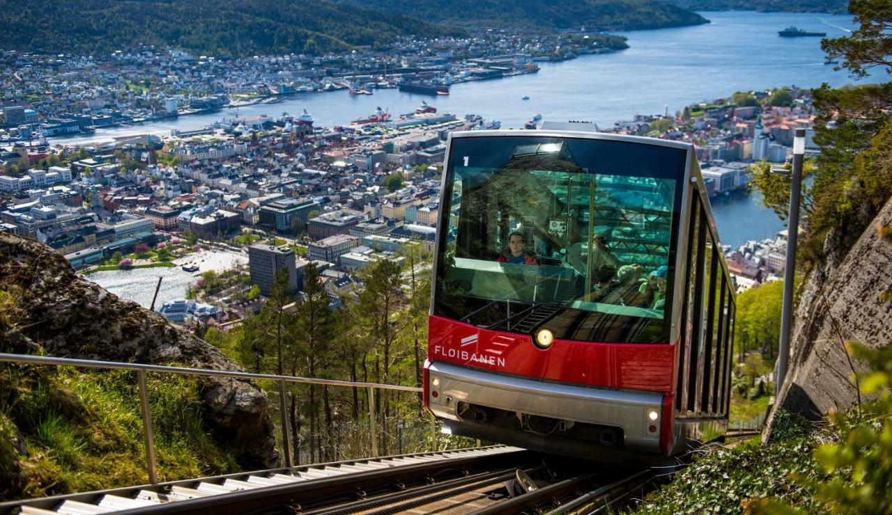 Central Location In The Heart Of Historic Bergen Bagian luar foto